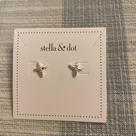 NWOB Stella & Dot Tilley Studs Earrings Silver - Picture 8 of 10